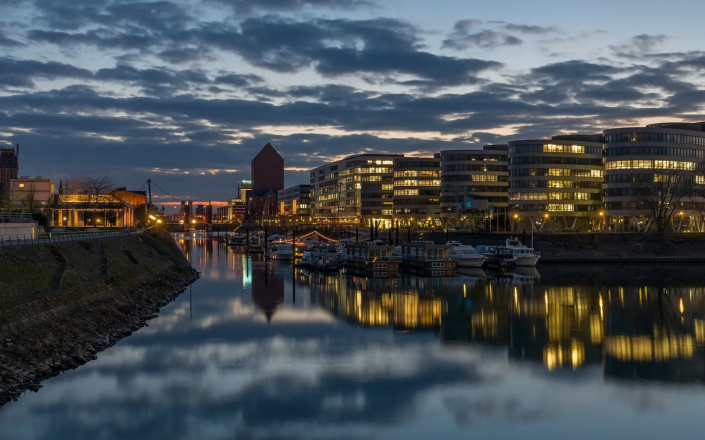 Duisburger Innenhafen – digitales Arbeiten für Unternehmen in Duisburg