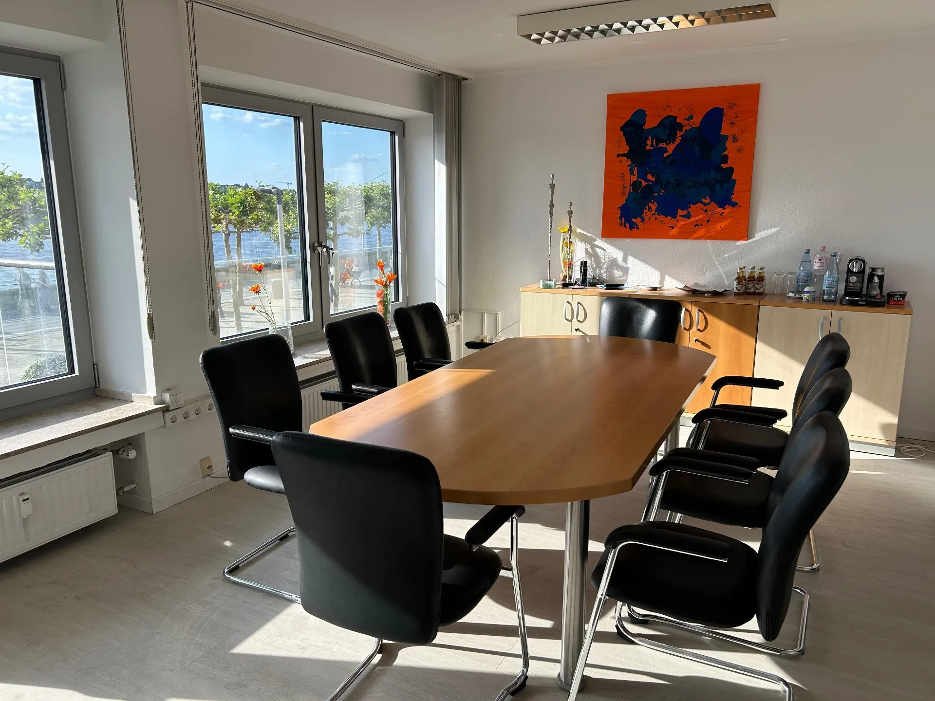 Konferenzraum bei Helmke Digital