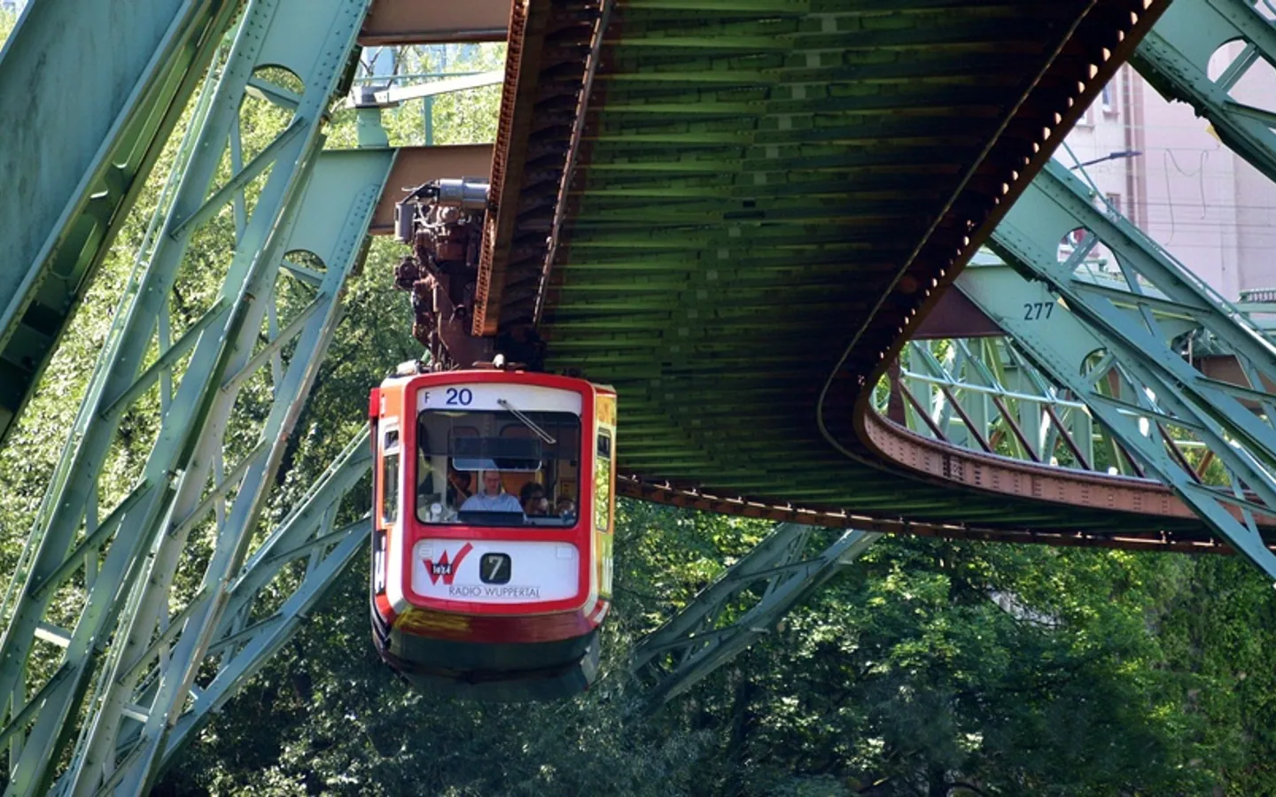 Wuppertaler Schwebebahn – digitales Arbeiten für Unternehmen in Wuppertal